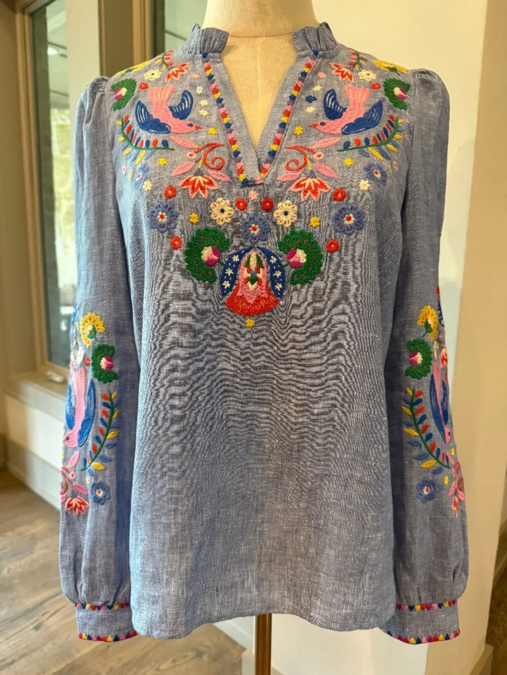 Boden Grace Linen Top-Chambray, Embroidered Birds Size 2 - Picture 2 of 8